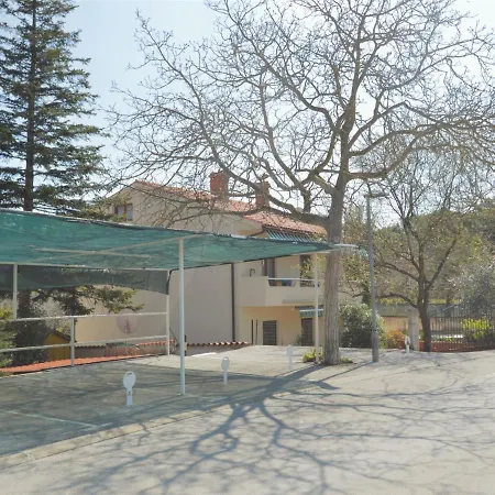 Apartman Dragica - Pul302 By Interhome *