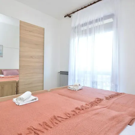 Apartman Dragica - Pul302 By Interhome *