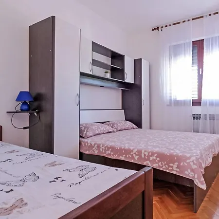 Dragica - Pul302 By Interhome Apartman Pjescana Uvala