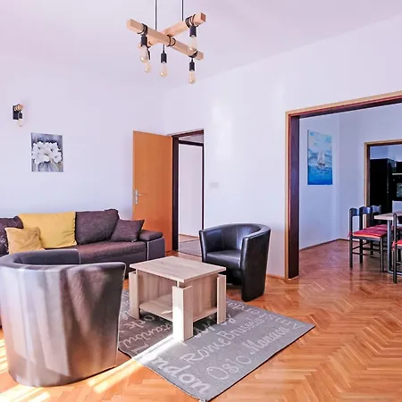 Apartman Dragica By Interhome
