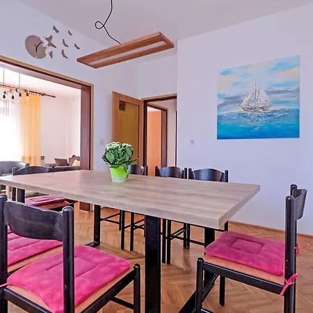 Dragica - Pul302 By Interhome Apartman *