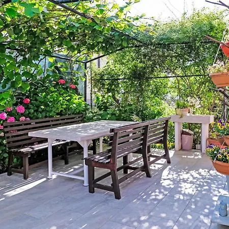 Apartman Dragica By Interhome